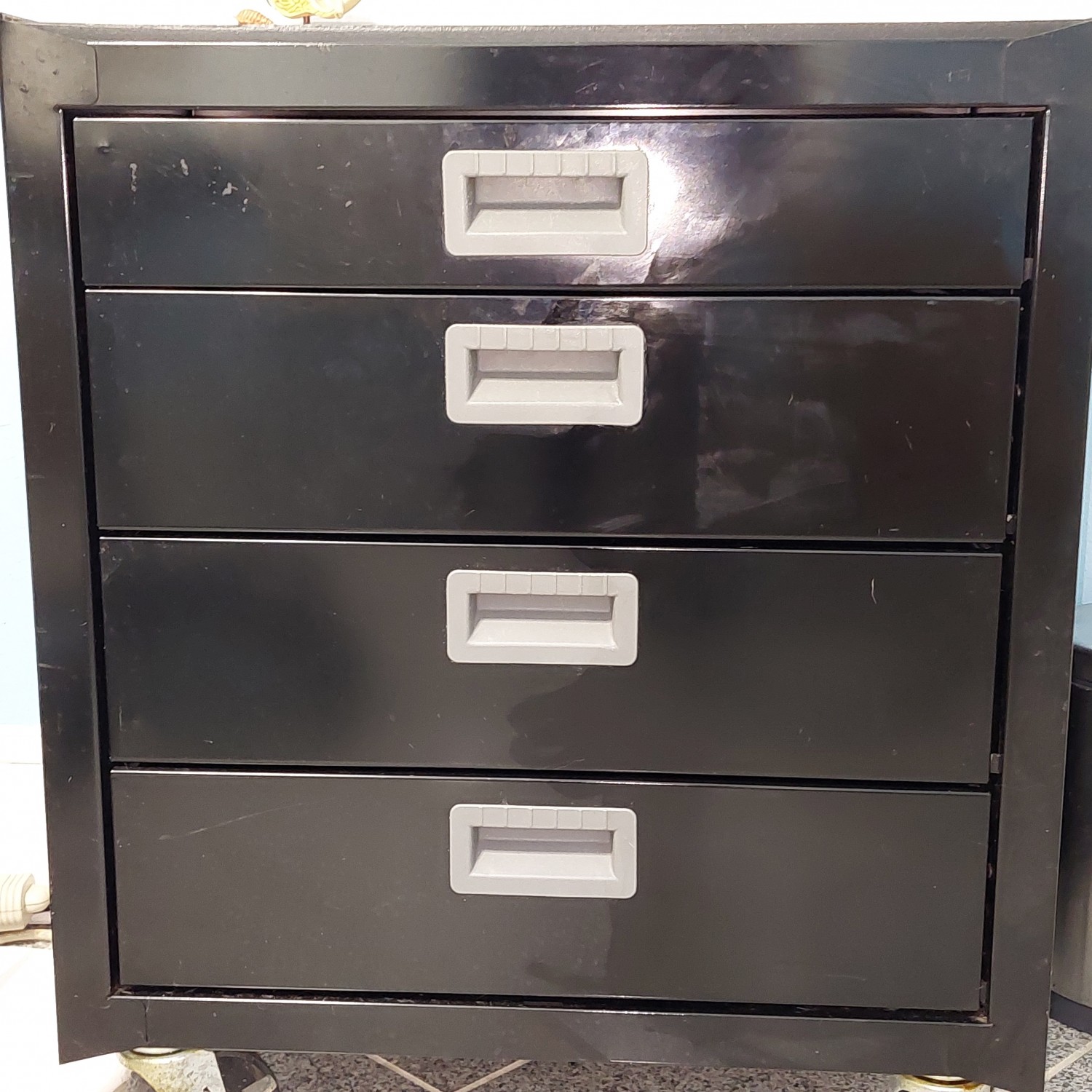 4 Drawer Rolling Supply Cabinet
